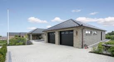 Garage & Carport